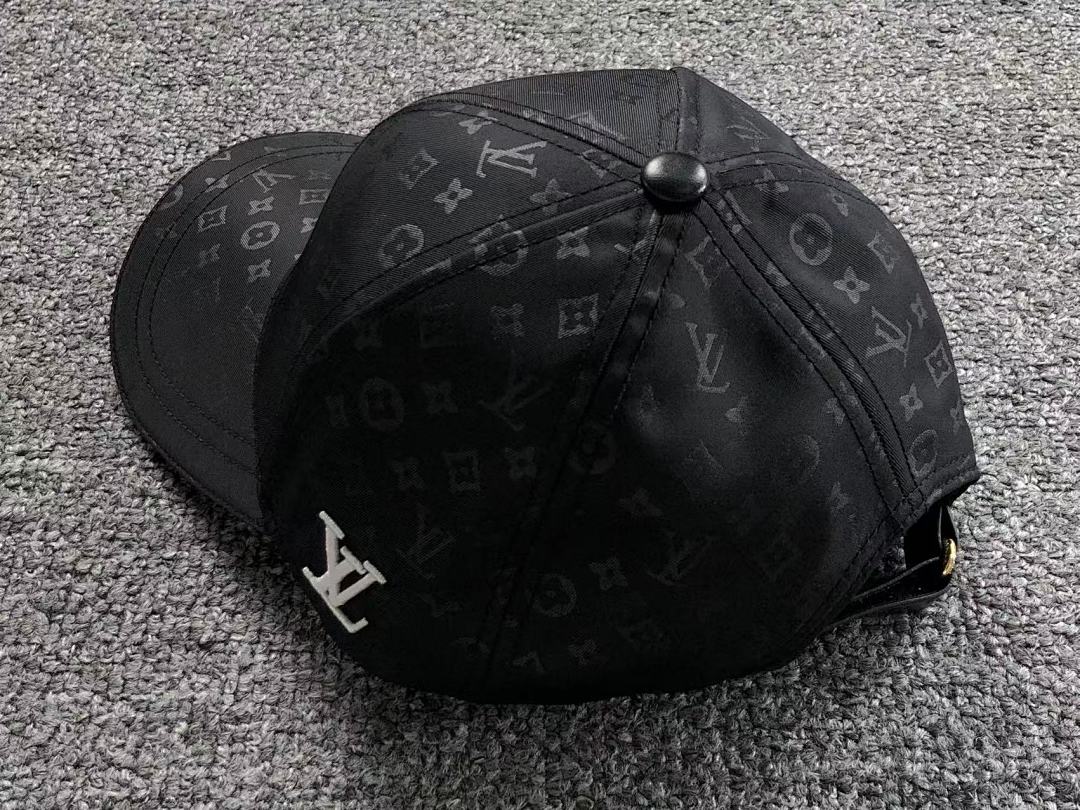 Louis Vuitton 68 L⭐ - Image 11