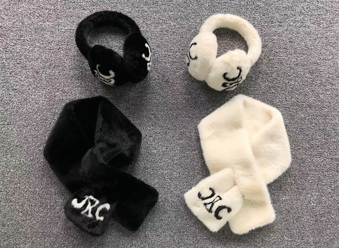 Celine 118 C⭐L⭐⭐E SCARF - Image 2