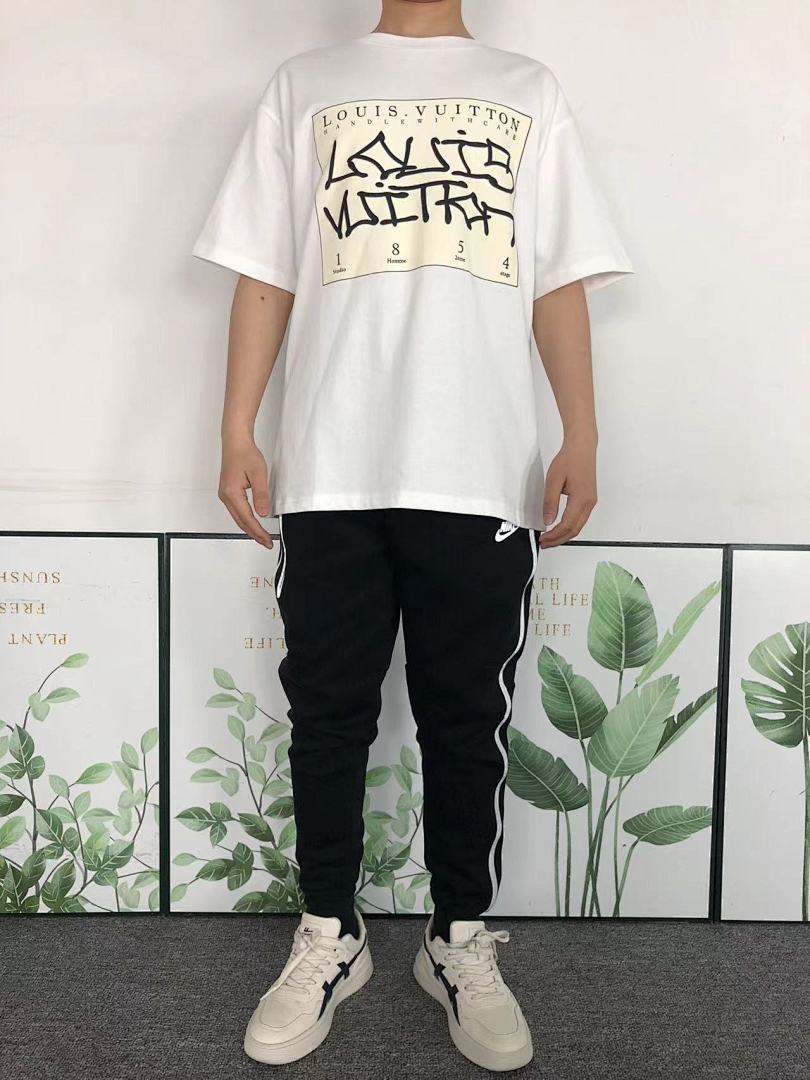 Louis Vuitton 126 L⭐ T-SHIRT 214011436 (Im 170Cm 60Kg I Wear Size S In The Phot) - Image 3