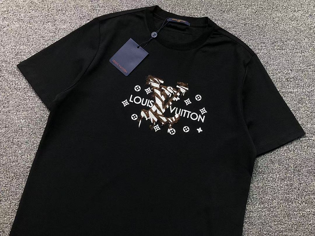 Louis Vuitton 115 L⭐ T-SHIRT 2203183604 (Im 170Cm 60Kg I Wear Size L In The Phot) - Image 12