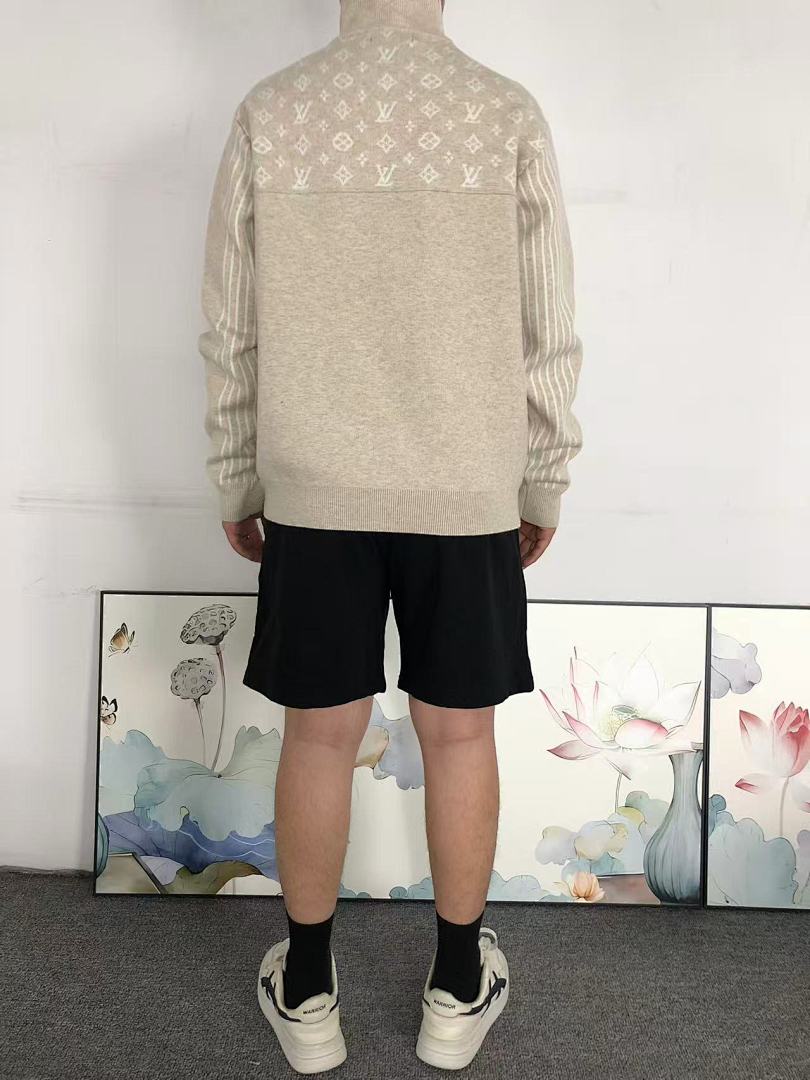 Louis Vuitton 368 L⭐ SWEATER 412101221 (Im 170Cm 60Kg I Wear Size M In The Phot) - Image 4