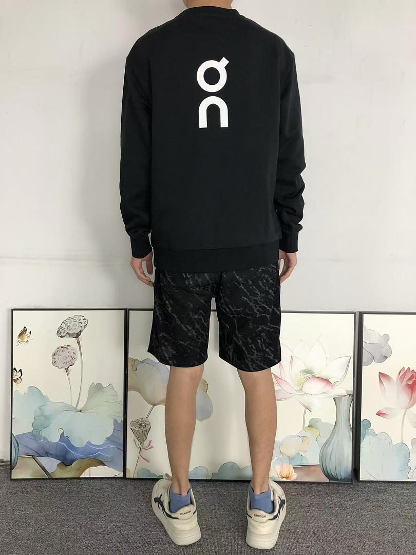 On Running 145 ON HOODIE 2206181904 (Im 170Cm 60Kg I Wear Size L In The Phot) - Image 4