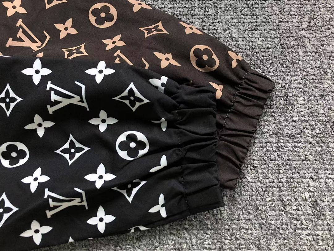 Louis Vuitton 138 L⭐ - Image 15