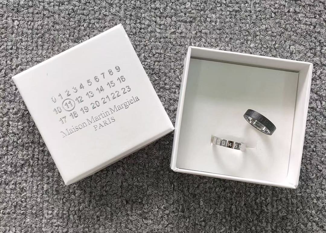 On Running 98 MAISON MARGIELA - Image 2