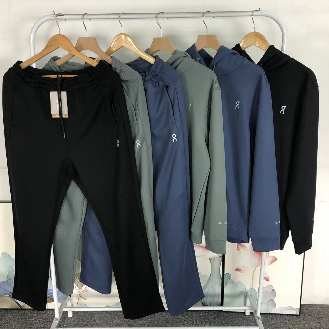 On Running 228 ON HOODIE - Image 45