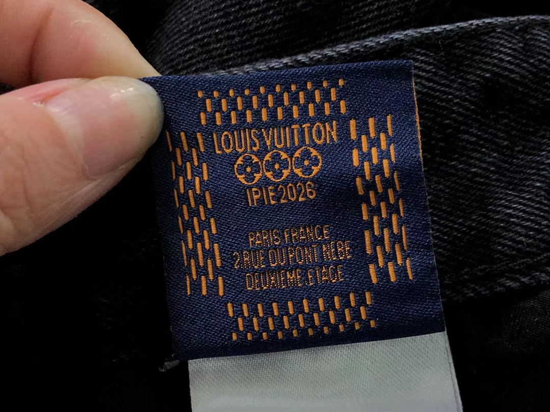 Louis Vuitton 245 L⭐ - Image 26