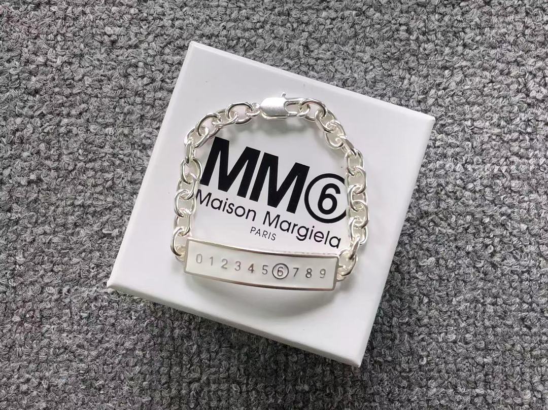 On Running 128 MAISON MARGIELA - Image 2