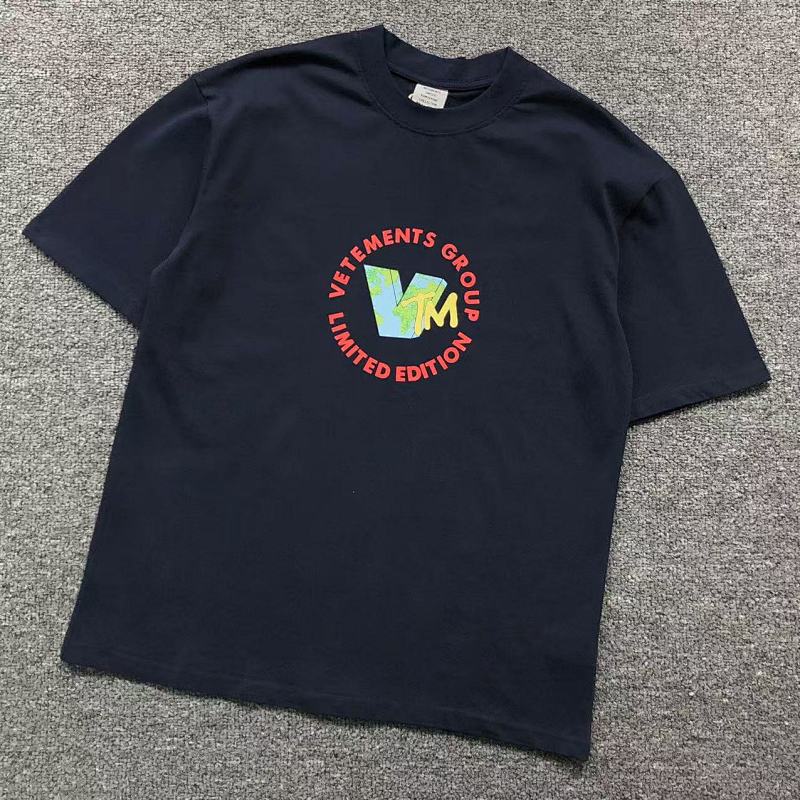 Vetements 126 VETEMENTS T-SHIRT 214052317 (Im 170Cm 60Kg I Wear Size XS In The Phot)