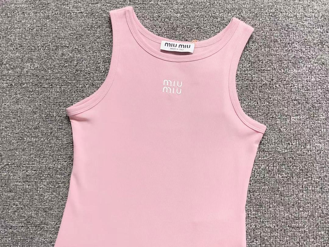 Miu Miu 128 M⭐U VEST FEMAIE - Image 6