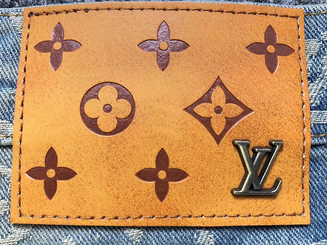 Louis Vuitton 208 L⭐ - Image 9