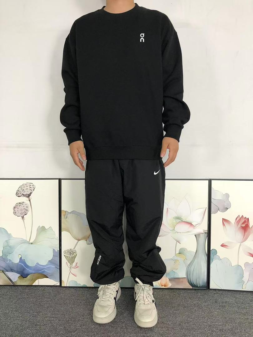 On Running 168 ON HOODIE 5207220104 (Im 170Cm 60Kg I Wear Size XL In The Phot) - Image 3