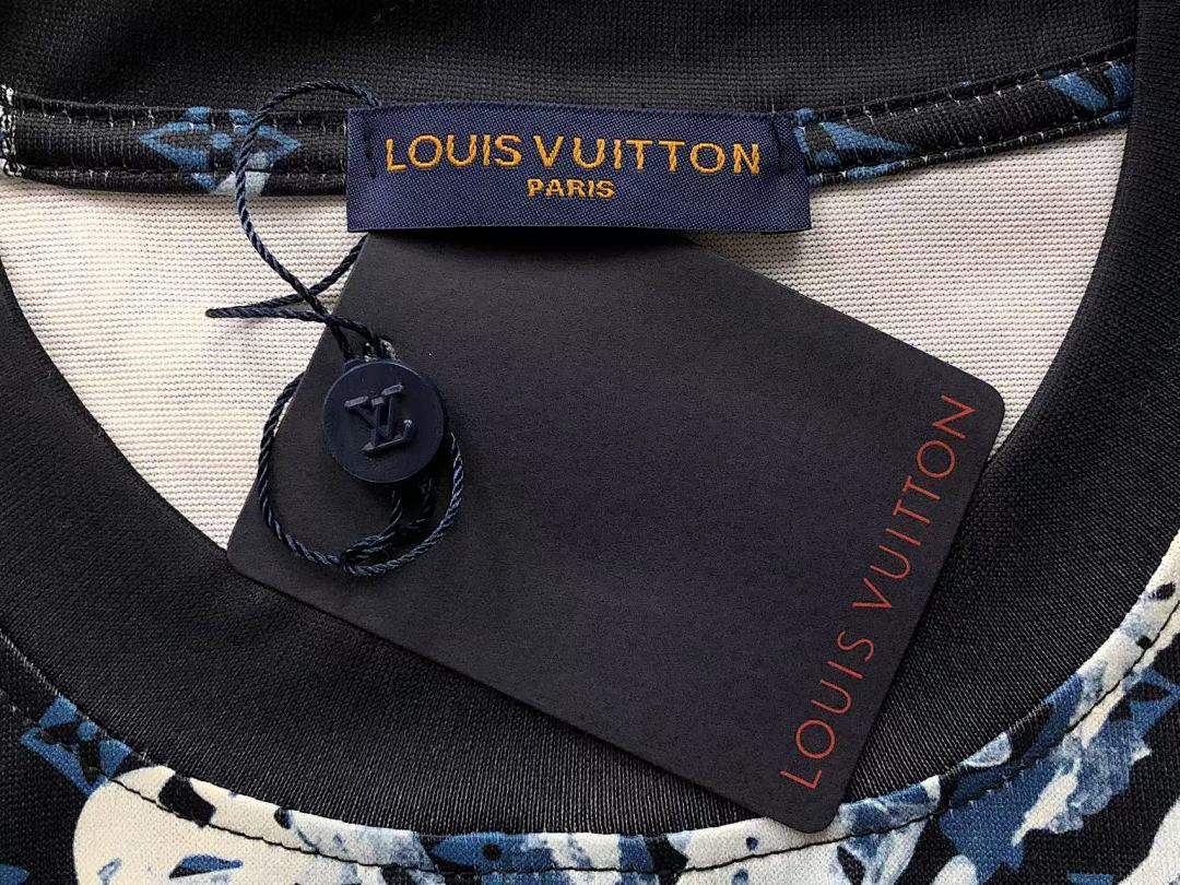 Louis Vuitton 79 L⭐ T-SHIRT 311120332 (Im 170Cm 57Kg I Wear Size M In The Phot) - Image 13