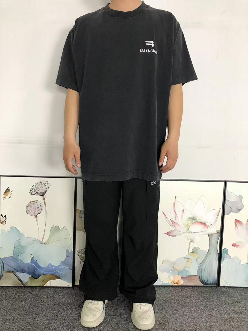 Balenciaga 118 B⭐L⭐⭐⭐IA⭐A T-SHIRT 42013111133 (Im 170Cm 60Kg I Wear Size 2XL In The Phot) - Image 3