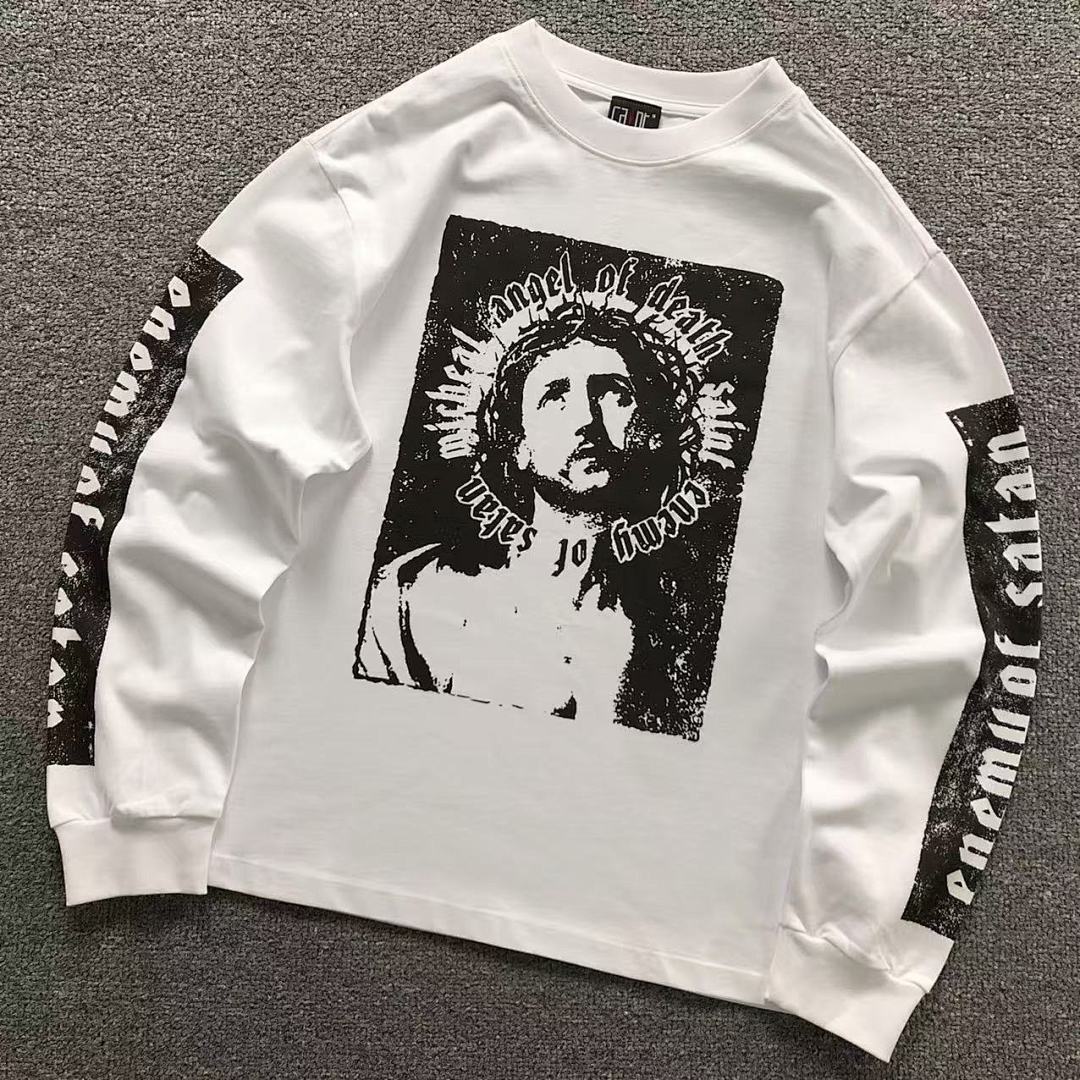 Chanel 135 SAINT MICHAEL LONG SLEEVED 3110080717 (Im 170Cm 60Kg I Wear Size S In The Phot)