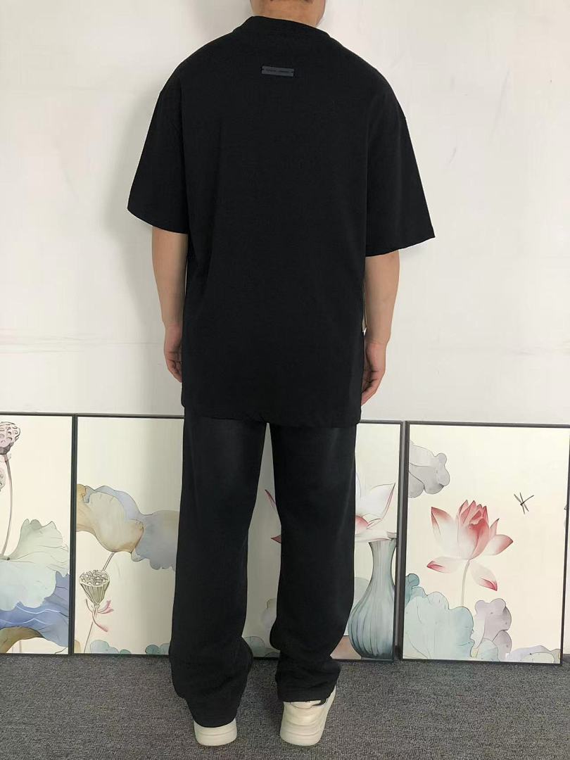 Fear of God 98 FOG T-SHIRT 22040418125 (Im 170Cm 60Kg I Wear Size M In The Phot) - Image 4