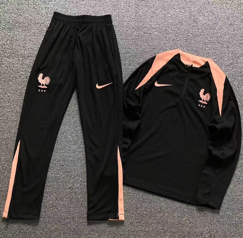Chanel Chanel 135 FOOTBALL LONG SLEEVED TROUSERS, photo 1