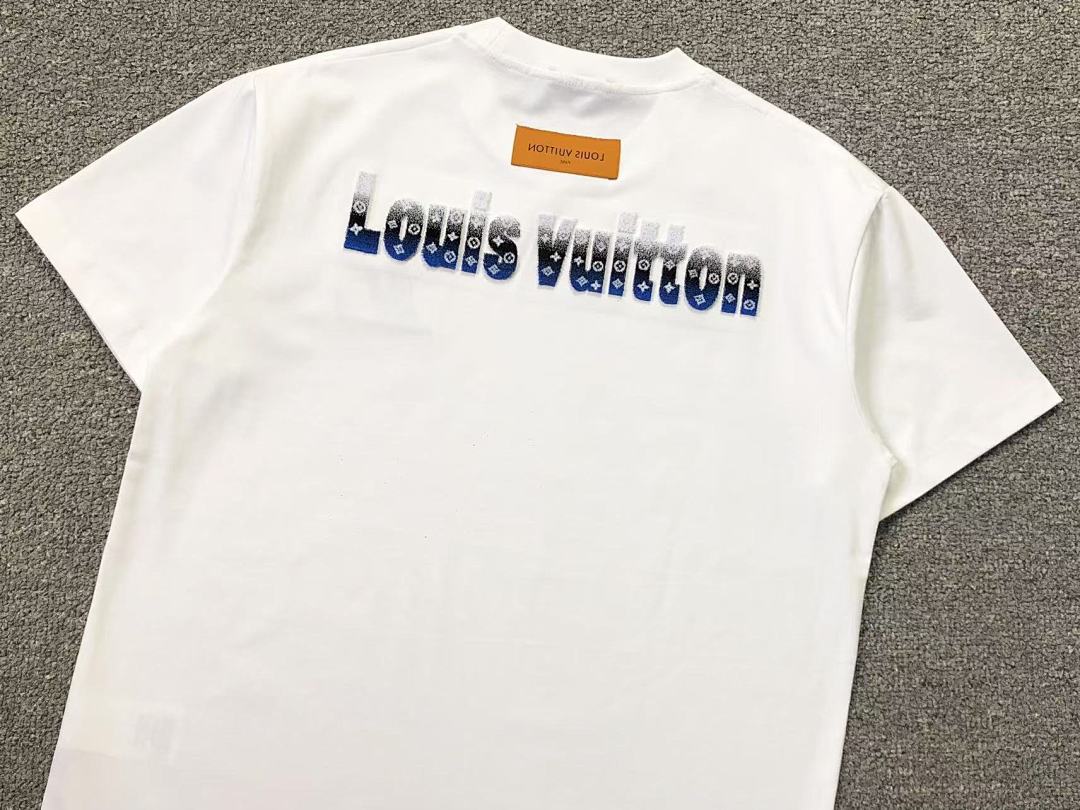 Louis Vuitton 118 L⭐ T-SHIRT 11122007137 (Im 170Cm 60Kg I Wear Size M In The Phot) - Image 8
