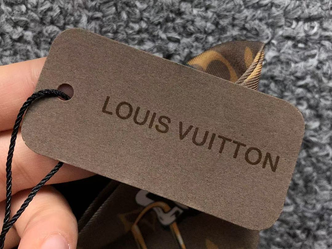 Louis Vuitton 68 L⭐ SCARF 590629102 (Long 120CM* Wide 8CM*) - Image 15