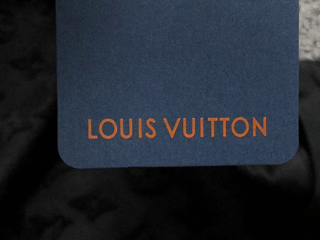 Louis Vuitton 88 L⭐ T-SHIRT 1112263932 (Im 170Cm 60Kg I Wear Size M In The Phot) - Image 19