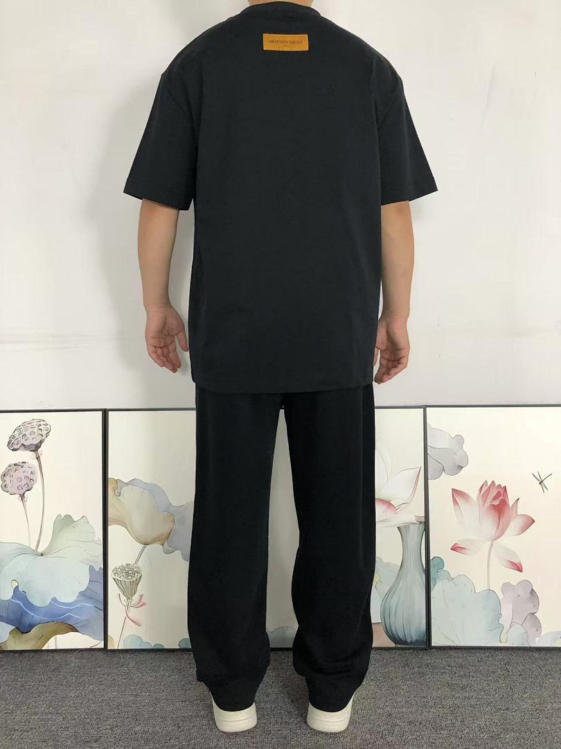 Louis Vuitton 115 L⭐ T-SHIRT 5122501147 (Im 170Cm 60Kg I Wear Size M In The Phot) - Image 4