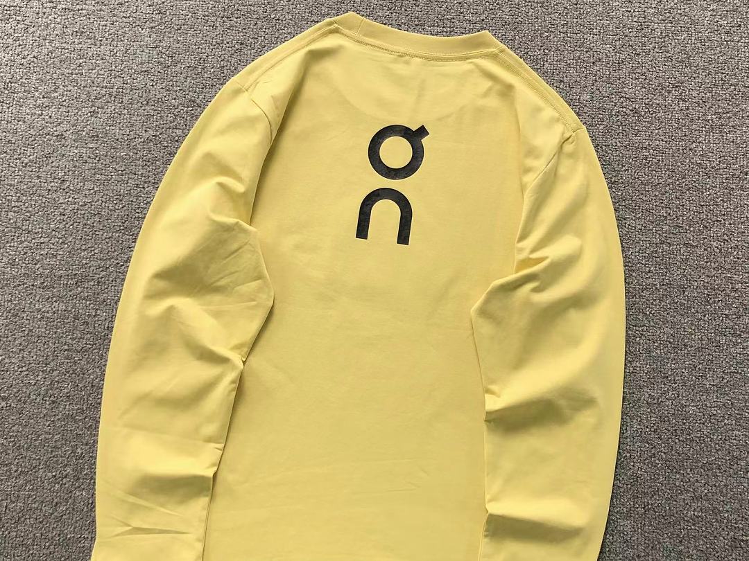 On Running 135 ON LONG SLEEVED 2208081004 (Im 170Cm 60Kg I Wear Size XL In The Phot) - Image 23