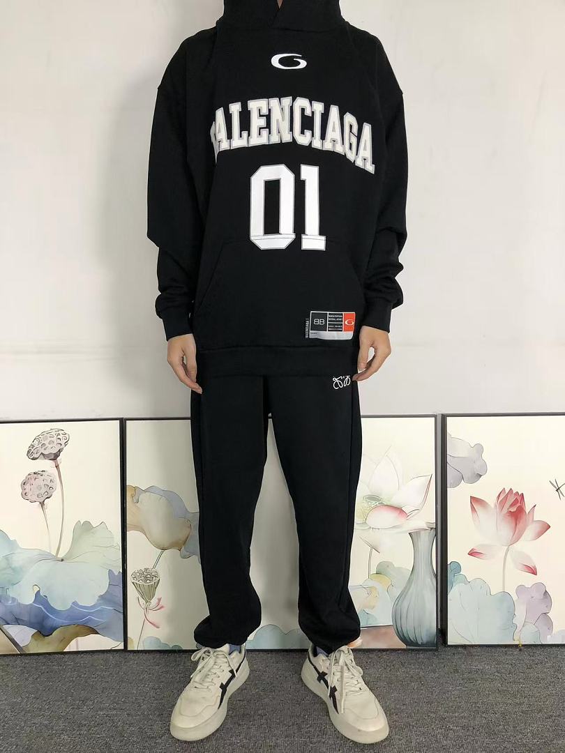 Balenciaga 245 B⭐L⭐⭐⭐IA⭐A HOODIE 3206174021 (Im 170Cm 60Kg I Wear Size S In The Phot) - Image 3