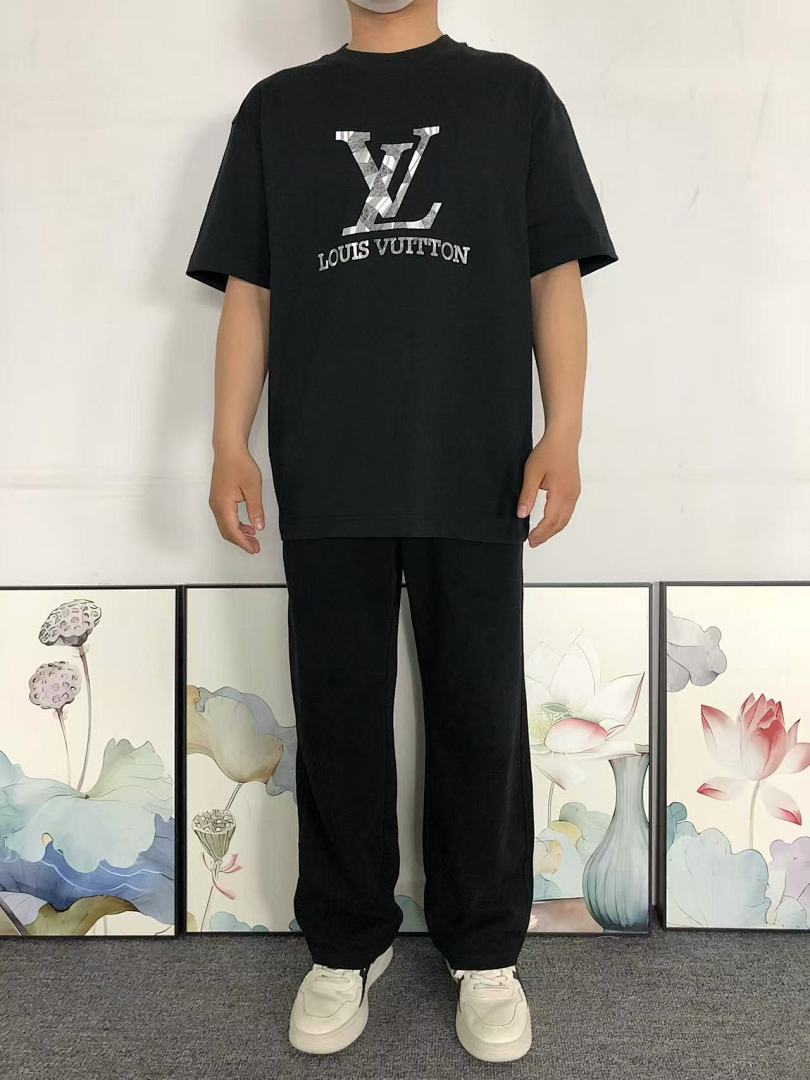 Louis Vuitton 118 L⭐ T-SHIRT 5232316147 (Im 170Cm 60Kg I Wear Size M In The Phot) - Image 3