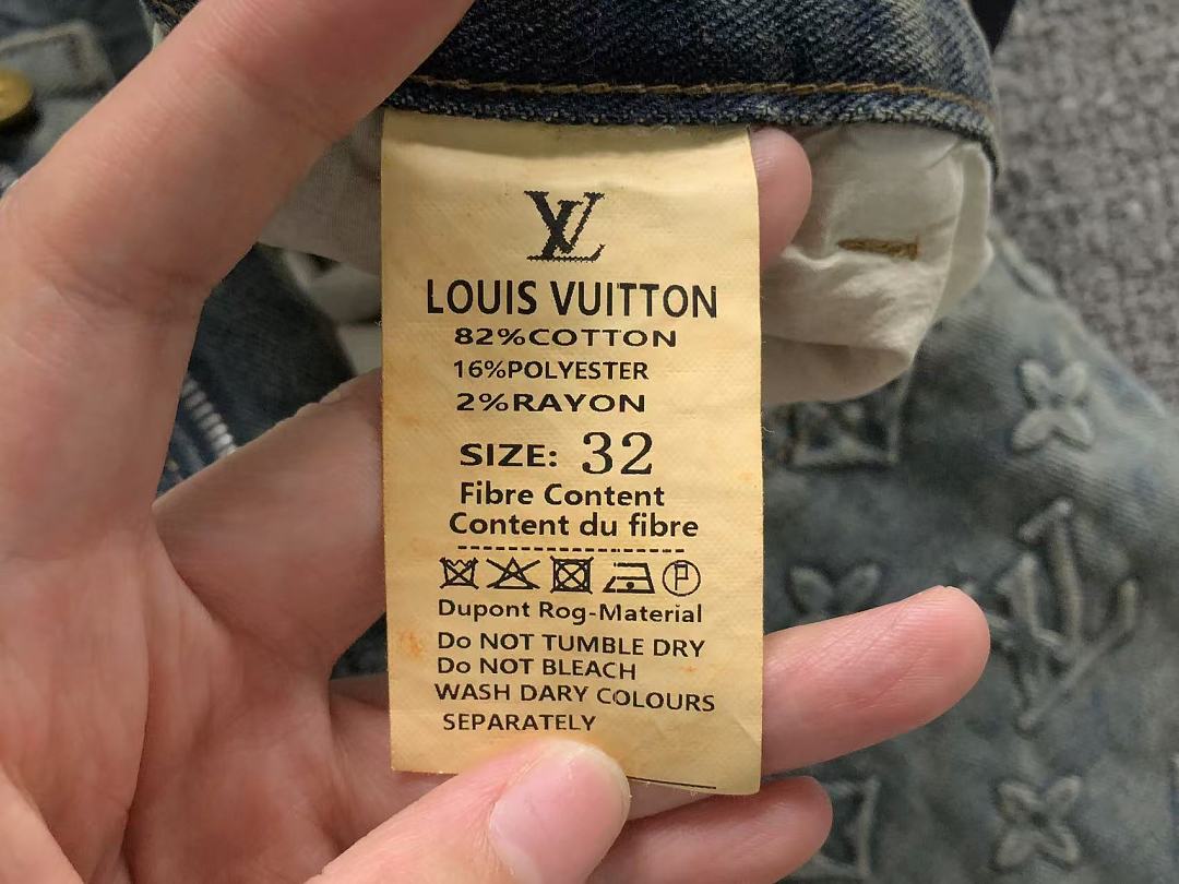 Louis Vuitton 208 L⭐ - Image 21