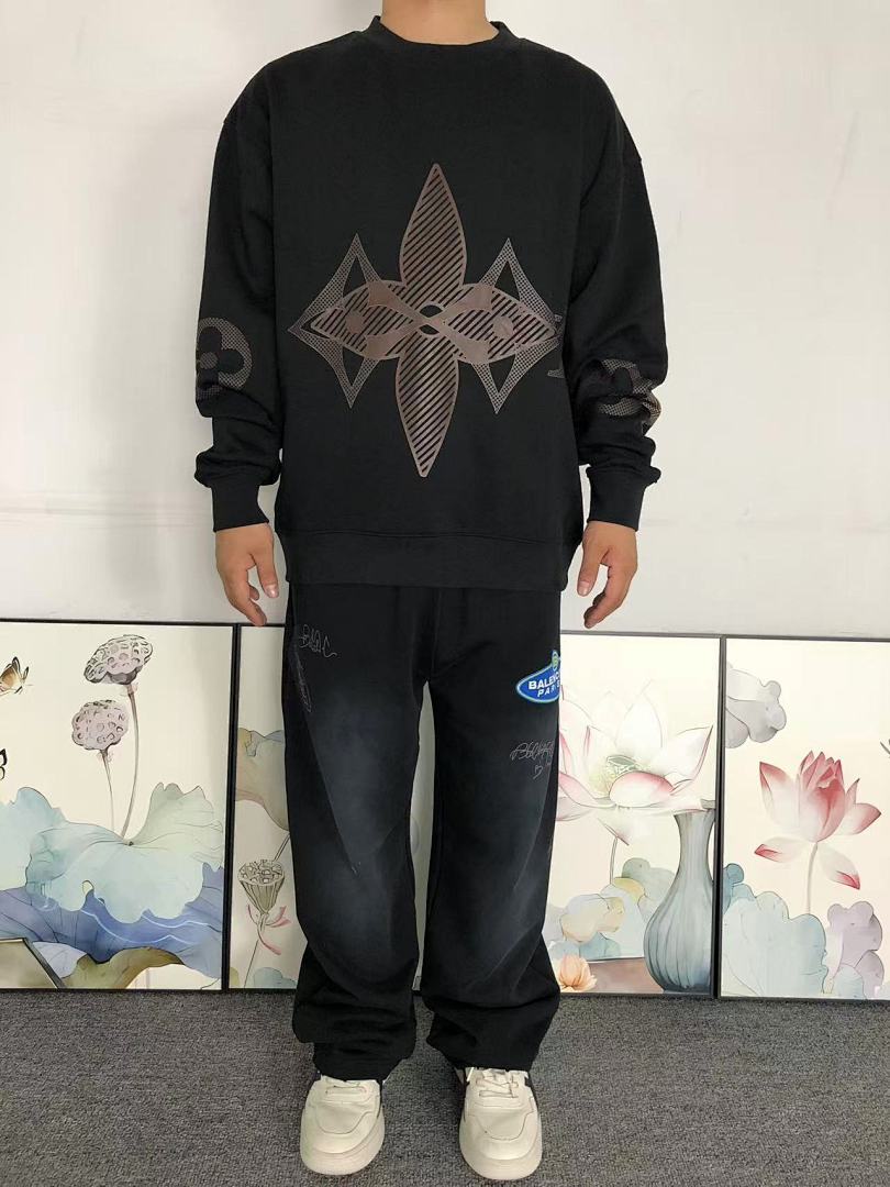 Louis Vuitton 158 L⭐ HOODIE 511181870 (Im 170Cm 60Kg I Wear Size M In The Phot) - Image 3
