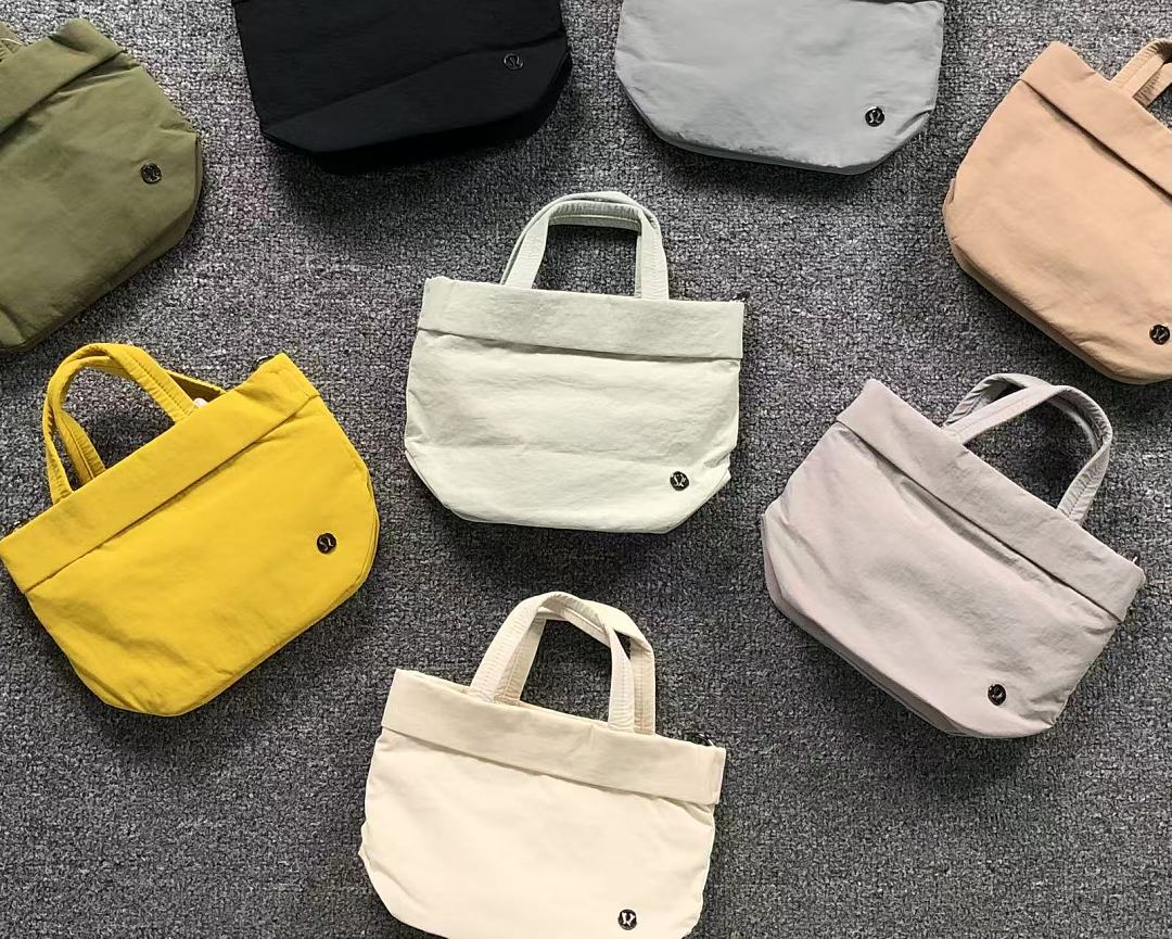 On Running 158 LULULEMON BAG 4207030977 (Long 26CM* Wide 11CM* High 19CM) - Image 4