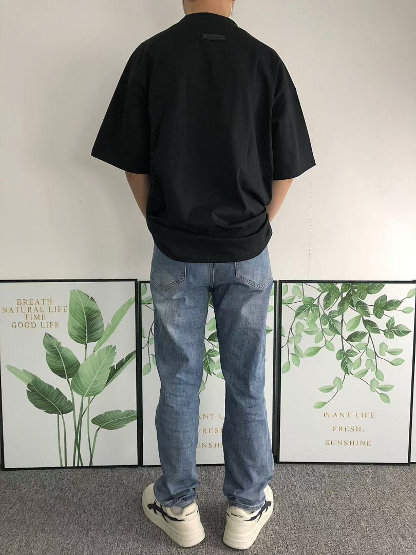 Fear of God 98 FOG T-SHIRT 412133117 (Im 170Cm 57Kg I Wear Size M In The Phot) - Image 4