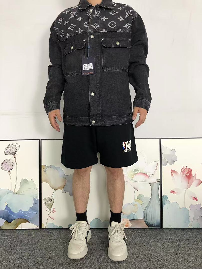 Louis Vuitton 235 L⭐ JACKET 3204213717 (Im 170Cm 60Kg I Wear Size M In The Phot) - Image 4