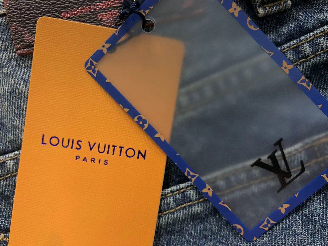 Louis Vuitton 245 L⭐ - Image 28