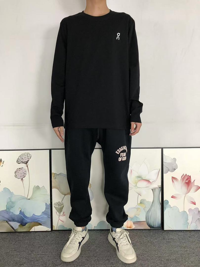 On Running 135 ON LONG SLEEVED 2208081004 (Im 170Cm 60Kg I Wear Size XL In The Phot) - Image 3