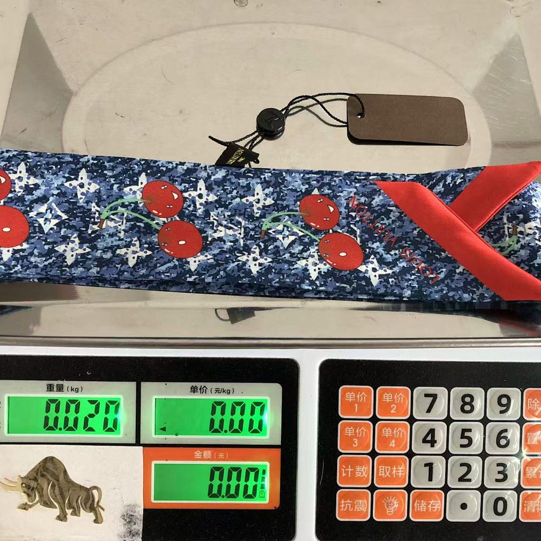 Louis Vuitton 68 L⭐ SCARF 590640102 (Long 105CM* Wide 6CM*) - Image 9