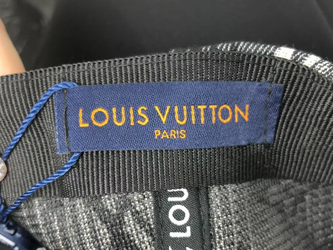 Louis Vuitton 68 L⭐ - Image 23