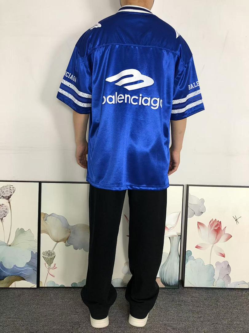 Balenciaga 168 B⭐L⭐⭐⭐IA⭐A T-SHIRT 3203243721 (Im 170Cm 60Kg I Wear Size S In The Phot) - Image 4