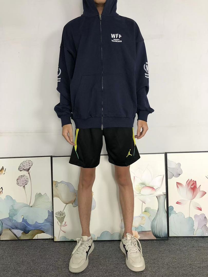 Balenciaga 188 B⭐L⭐⭐⭐IA⭐A HOODIE 2209041237 (Im 170Cm 60Kg I Wear Size L In The Phot) - Image 3