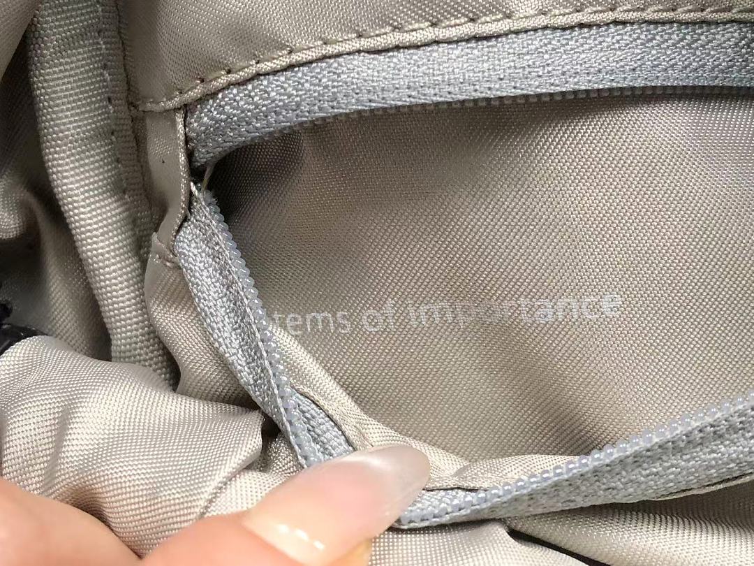 On Running 218 LULULEMON BAG 3205080523 (Long 19CM* Wide 8CM* High 32CM) - Image 42