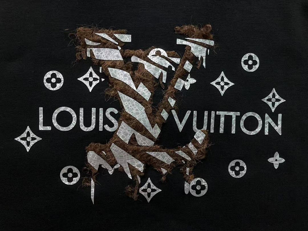 Louis Vuitton 115 L⭐ T-SHIRT 2203183604 (Im 170Cm 60Kg I Wear Size L In The Phot) - Image 13