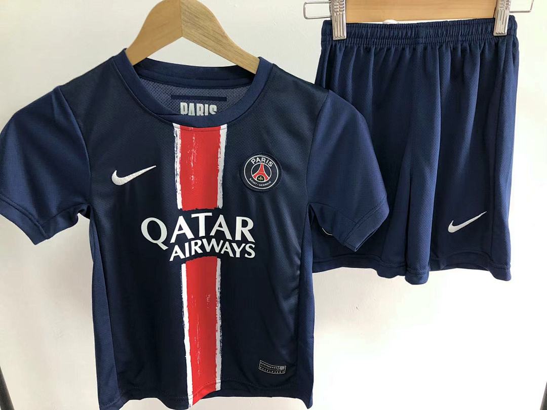 Chanel 68 FOOTBALL - Image 33