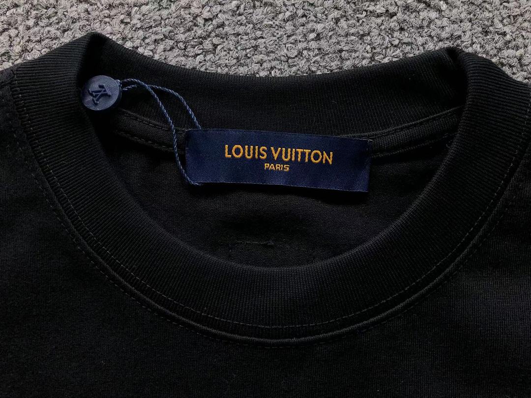Louis Vuitton SHORTS 158 L⭐ T-SHIRT 2208020515 (Im 170Cm 60Kg I Wear Size S In The Phot) - Image 20