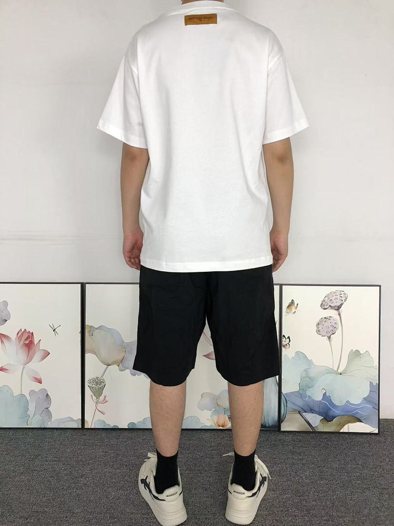 Louis Vuitton 108 L⭐ T-SHIRT 41062605126 (Im 170Cm 60Kg I Wear Size XS In The Phot) - Image 4