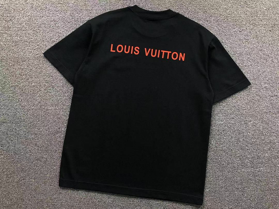 Louis Vuitton 115 L⭐ T-SHIRT 592009147 (Im 170Cm 60Kg I Wear Size M In The Phot) - Image 8