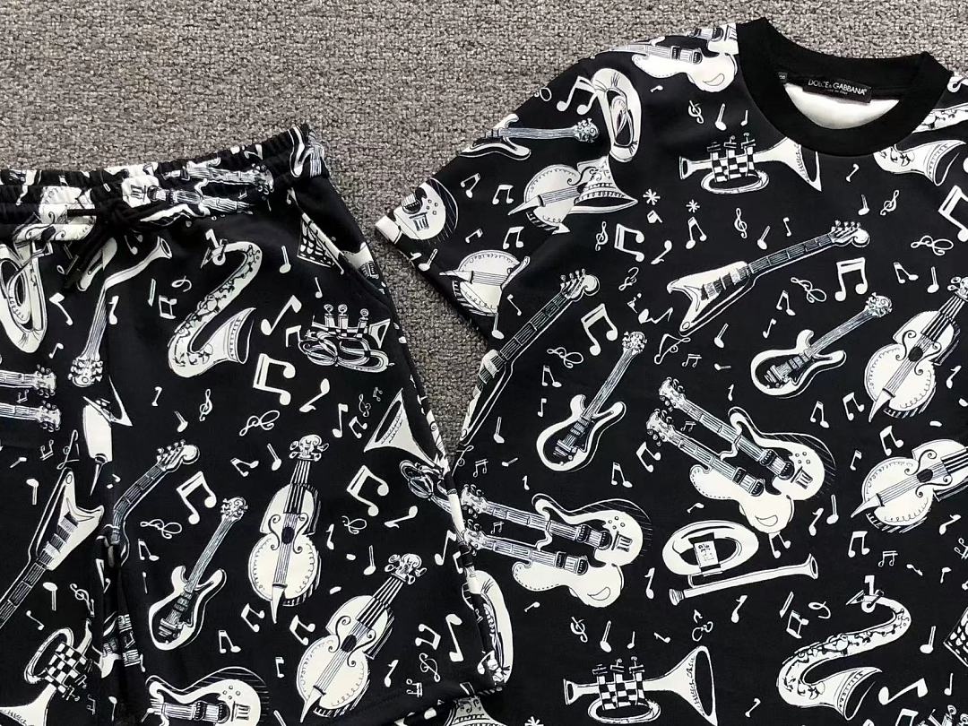 Dolce & Gabbana SHORTS175 D⭐LC⭐ GA⭐⭐A⭐A T-SHIRT - Image 7