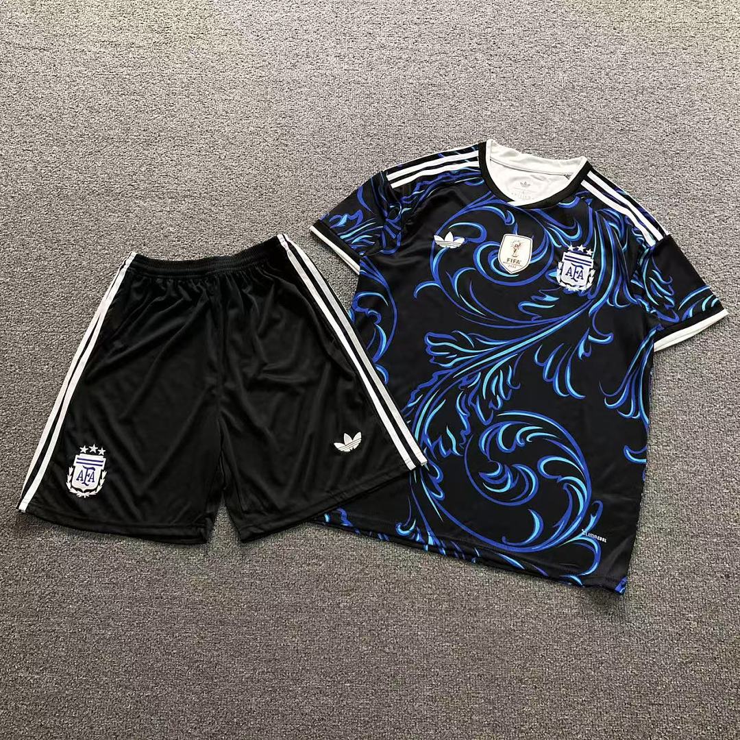 82 FOOTBALL T-SHIRT SHORTS 1262204002 (Im 170Cm 60Kg I Wear Size L In The Phot), photo 1