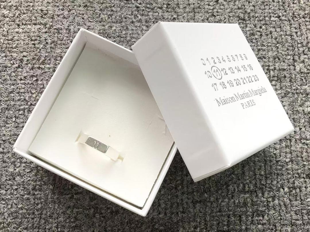 On Running 113 MAISON MARGIELA - Image 2