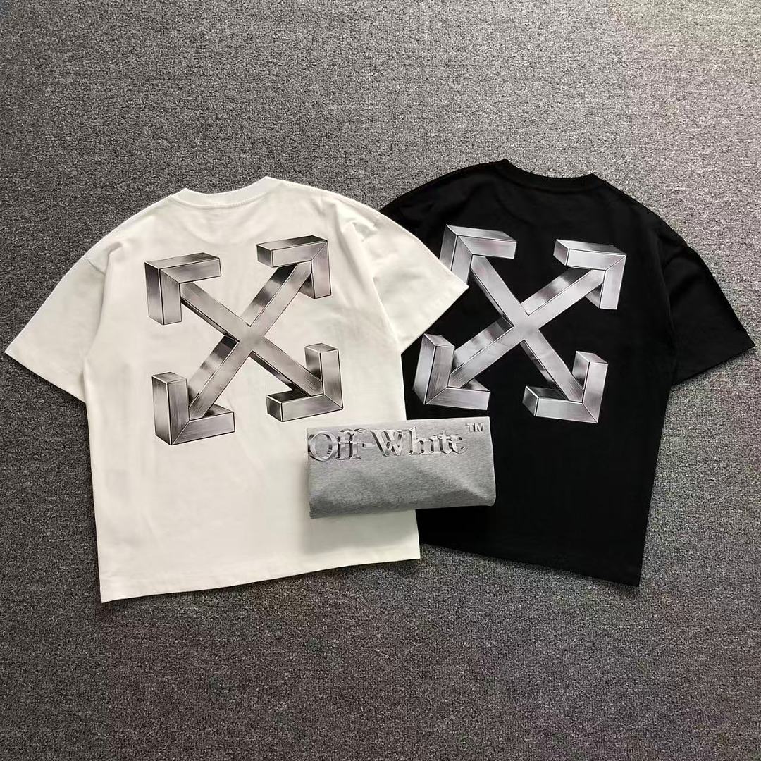 Off-White 105 OFF-WHITE T-SHIRT 5207030619 (Im 170Cm 60Kg I Wear Size M In The Phot)