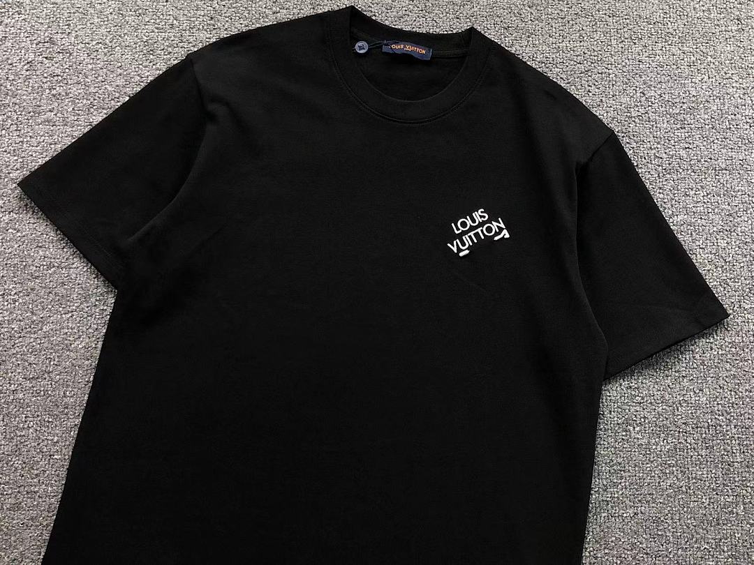 Louis Vuitton 108 L⭐ T-SHIRT 5241410147 (Im 170Cm 60Kg I Wear Size M In The Phot) - Image 13