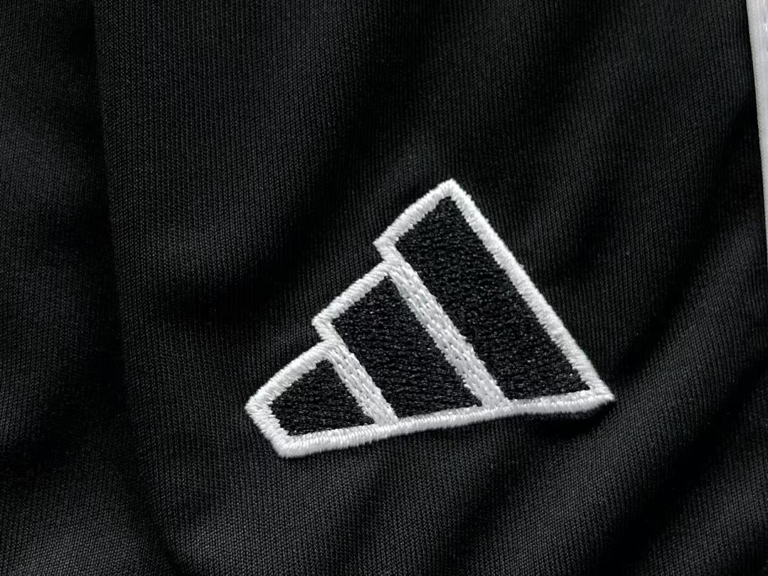 Chanel 75 FOOTBALL T-SHIRT SHORTS - Image 27